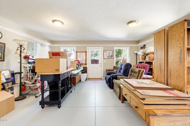 1075 Anglers Place, Shady Cove, OR 97539