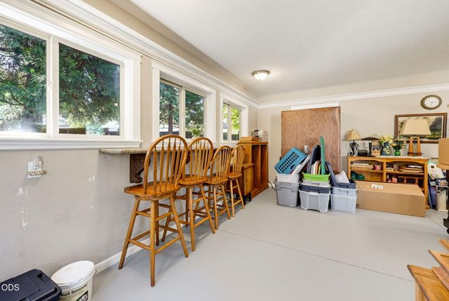1075 Anglers Place, Shady Cove, OR 97539