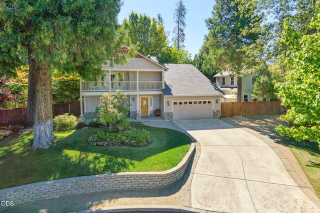 1075 Anglers Place, Shady Cove, OR 97539