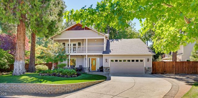 1075 Anglers Place, Shady Cove, OR 97539