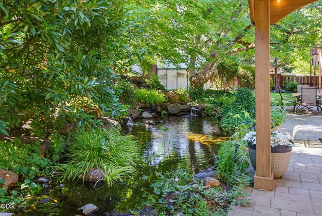 1075 Anglers Place, Shady Cove, OR 97539