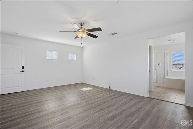 5406 Mensen dr, Bakersfield, CA 93313