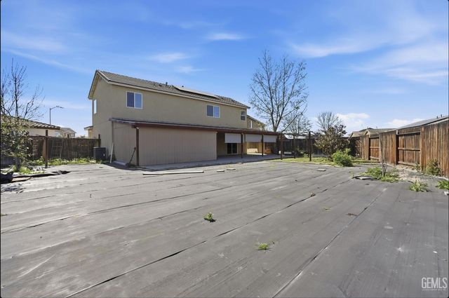 5406 Mensen dr, Bakersfield, CA 93313
