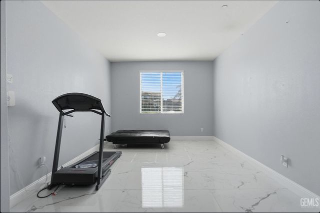 5406 Mensen dr, Bakersfield, CA 93313
