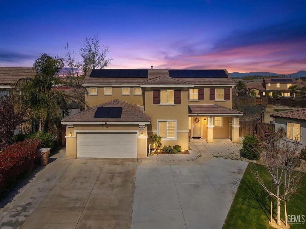 5406 Mensen dr, Bakersfield, CA 93313