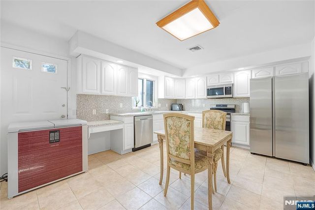 37 Palisades Boulevard B, Palisades Park, NJ 07650