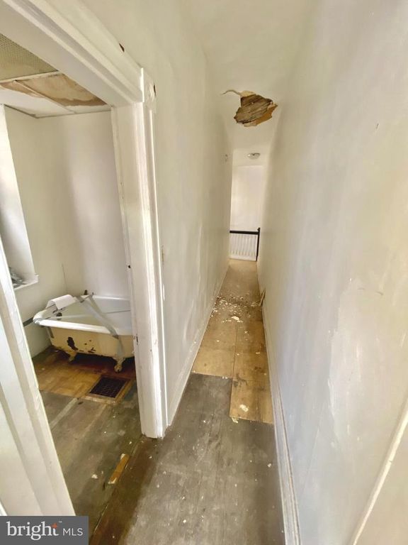 Image 17 of property listing at 2946 GREENMOUNT AVE, Baltimore, MD 21218