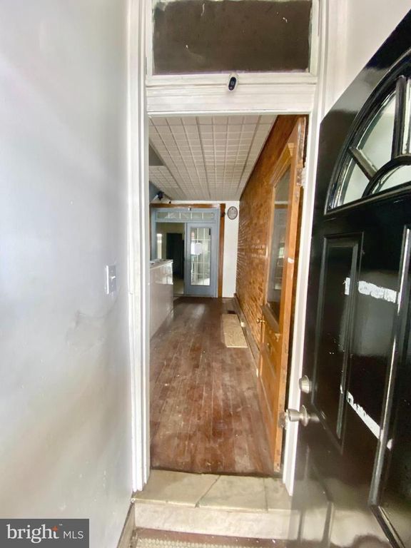 Image 3 of property listing at 2946 GREENMOUNT AVE, Baltimore, MD 21218