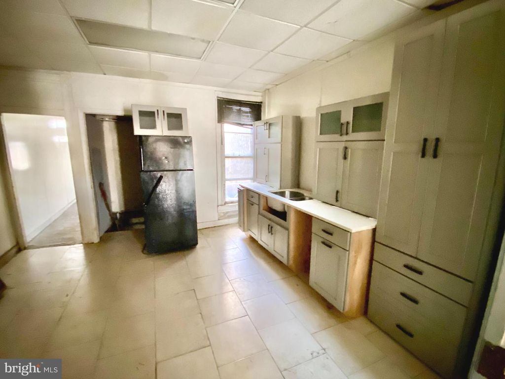 Image 6 of property listing at 2946 GREENMOUNT AVE, Baltimore, MD 21218