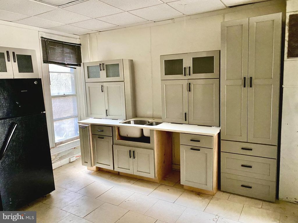 Image 7 of property listing at 2946 GREENMOUNT AVE, Baltimore, MD 21218