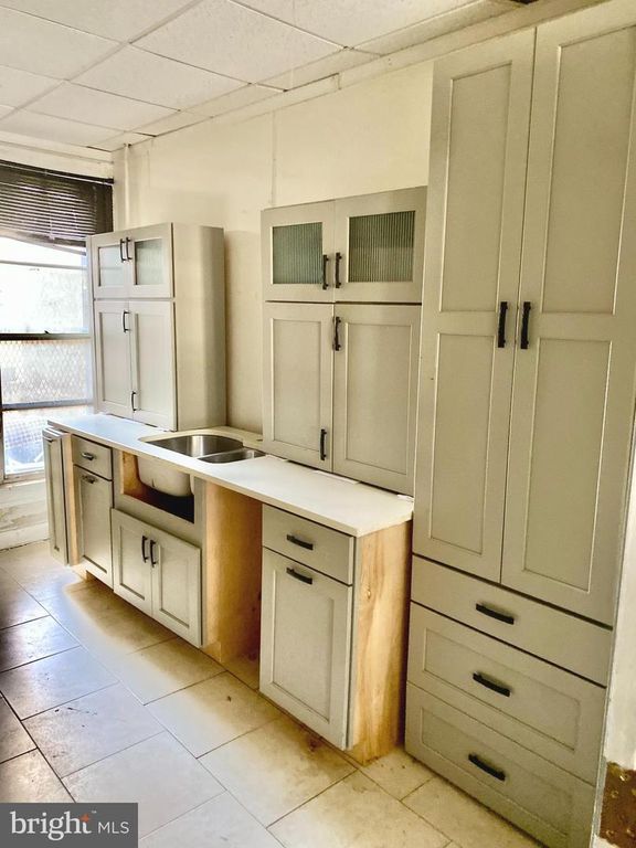 Image 8 of property listing at 2946 GREENMOUNT AVE, Baltimore, MD 21218