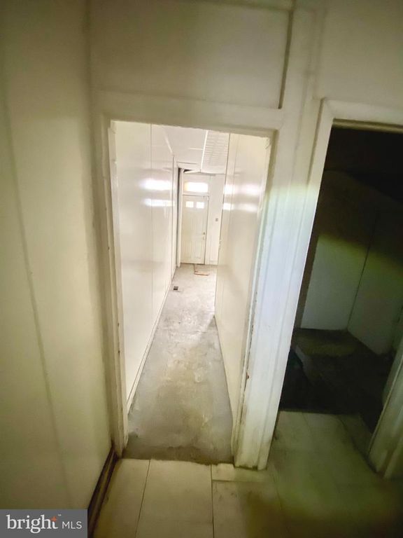 Image 9 of property listing at 2946 GREENMOUNT AVE, Baltimore, MD 21218