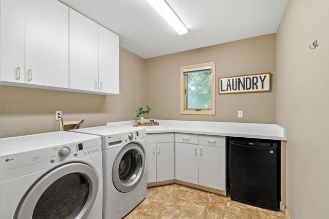 2065 Woodstone Court, Victoria, MN 55386