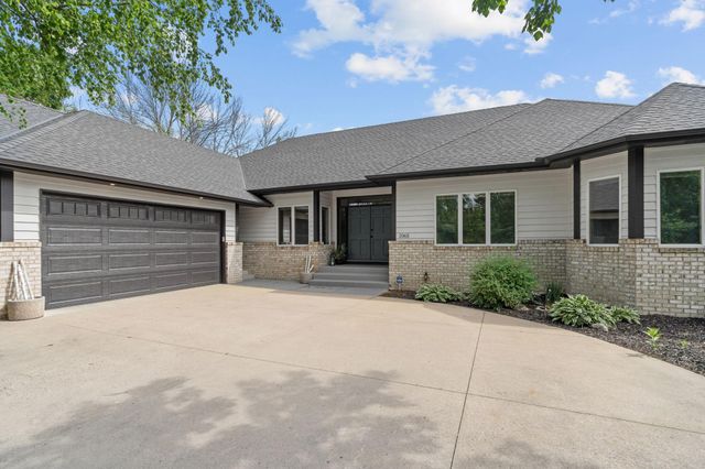 2065 Woodstone Court, Victoria, MN 55386