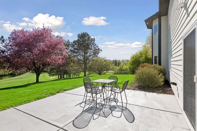 2065 Woodstone Court, Victoria, MN 55386