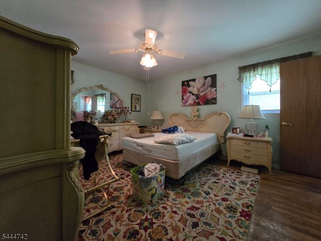 9 Marshall Trl, Hopatcong Boro, NJ 07843