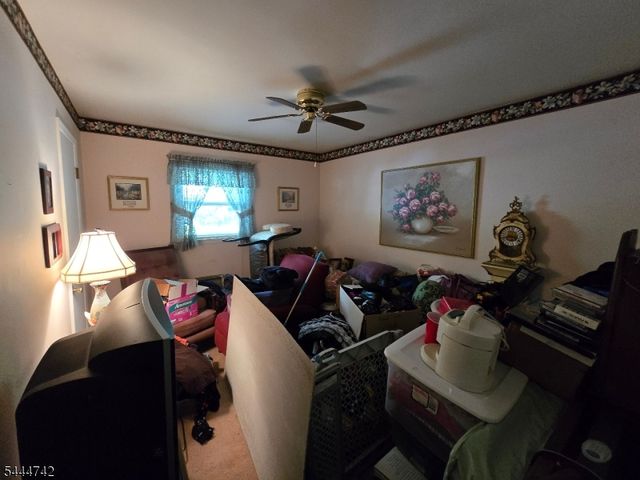 9 Marshall Trl, Hopatcong Boro, NJ 07843