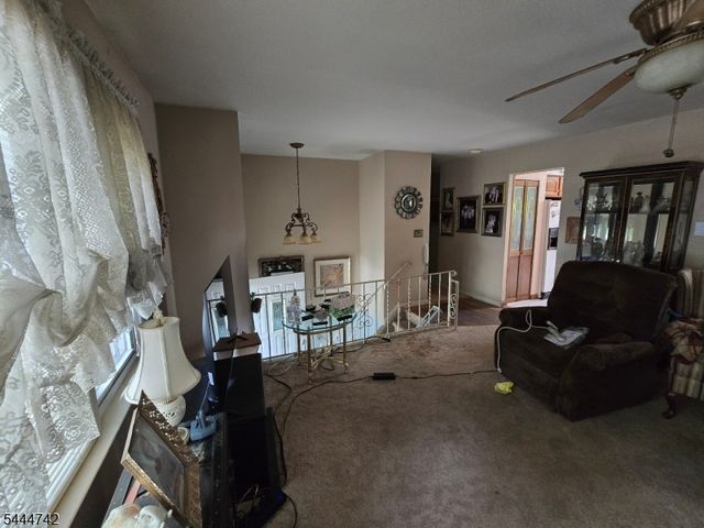 9 Marshall Trl, Hopatcong Boro, NJ 07843