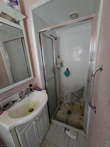 9 Marshall Trl, Hopatcong Boro, NJ 07843