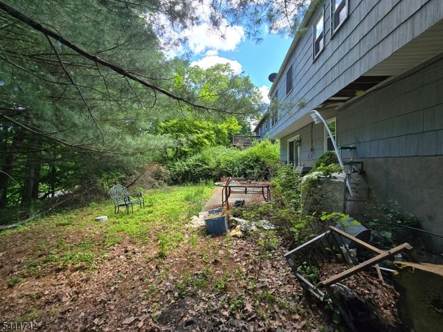 9 Marshall Trl, Hopatcong Boro, NJ 07843