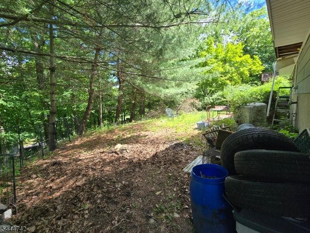 9 Marshall Trl, Hopatcong Boro, NJ 07843