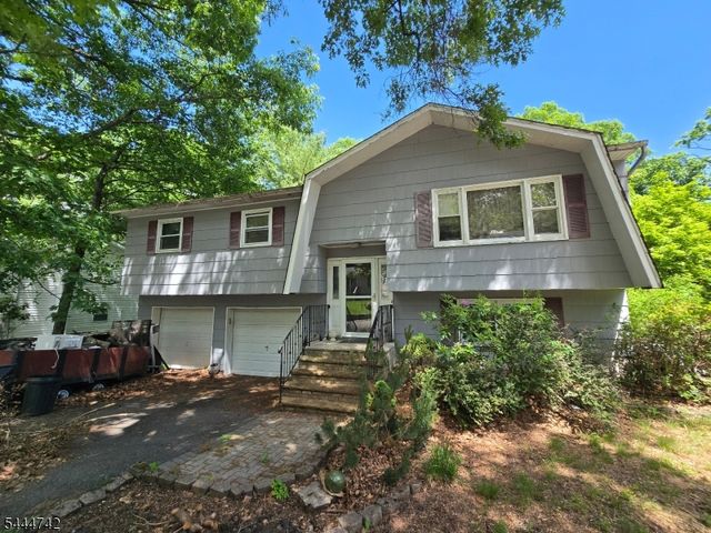 9 Marshall Trl, Hopatcong Boro, NJ 07843