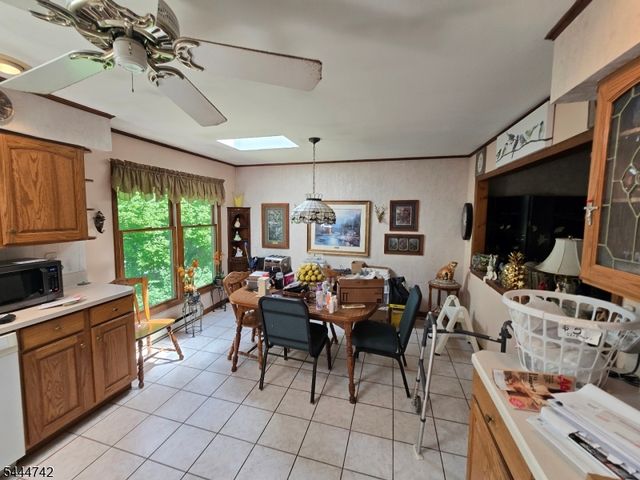 9 Marshall Trl, Hopatcong Boro, NJ 07843