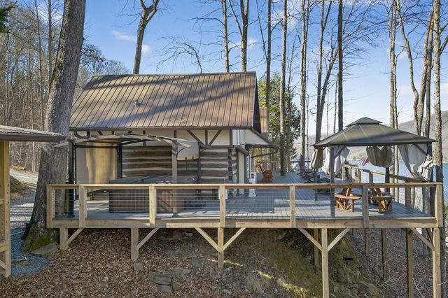 124 Mountain Mariah Road, Topton, NC 28781
