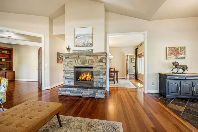 210 Bellerive Drive, Eagle Point, OR 97524