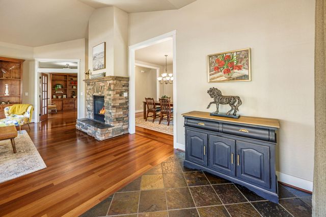 210 Bellerive Drive, Eagle Point, OR 97524