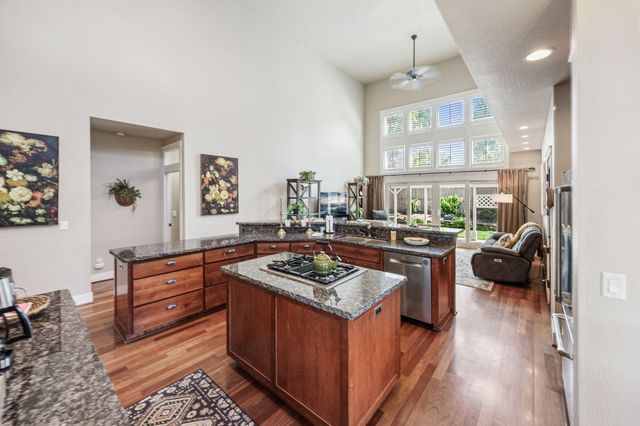 210 Bellerive Drive, Eagle Point, OR 97524