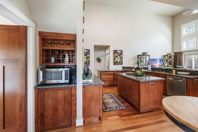 210 Bellerive Drive, Eagle Point, OR 97524