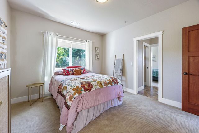 210 Bellerive Drive, Eagle Point, OR 97524