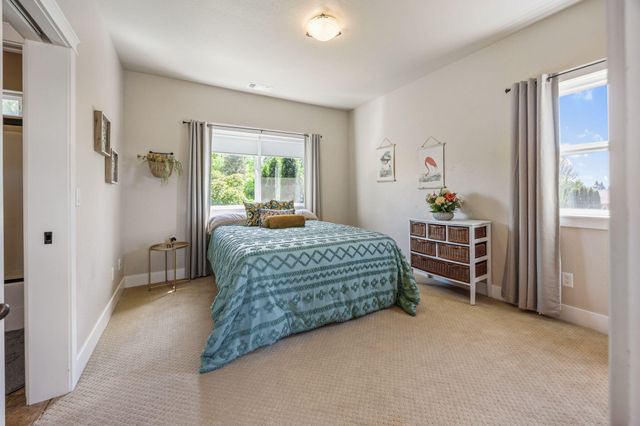 210 Bellerive Drive, Eagle Point, OR 97524