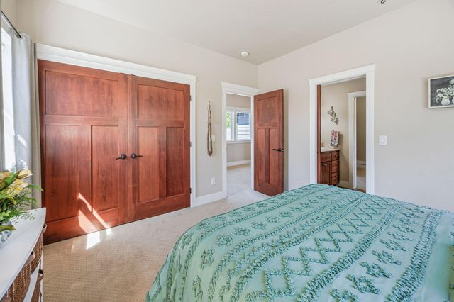 210 Bellerive Drive, Eagle Point, OR 97524