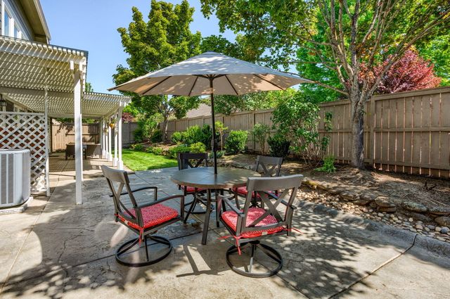 210 Bellerive Drive, Eagle Point, OR 97524