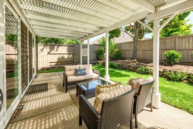 210 Bellerive Drive, Eagle Point, OR 97524