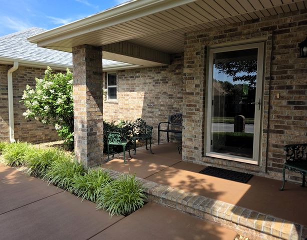 1392 S Acorn Avenue, Republic, MO 65738