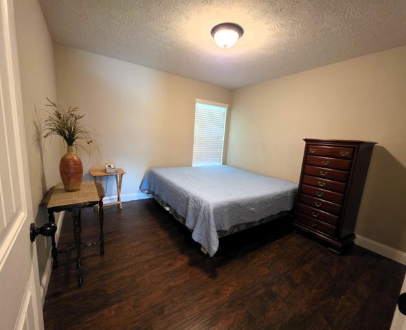 1392 S Acorn Avenue, Republic, MO 65738