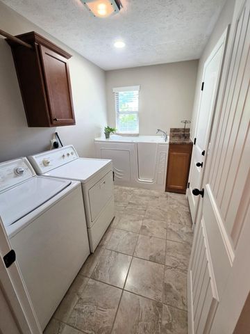 1392 S Acorn Avenue, Republic, MO 65738