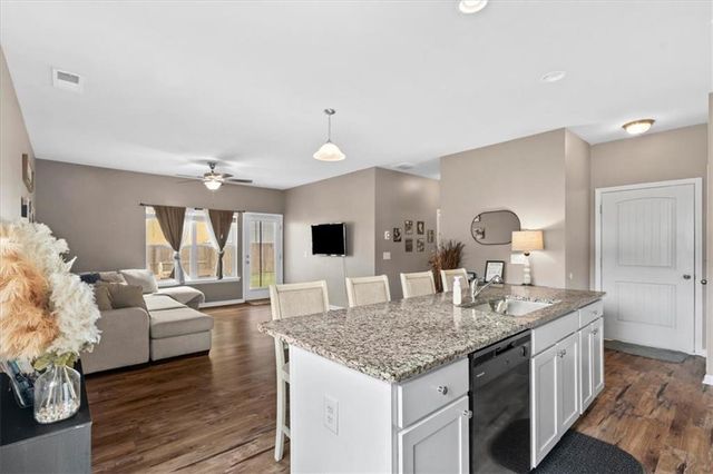 207 Heritage Drive, Calhoun, GA 30701