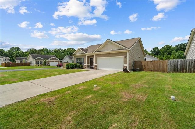 207 Heritage Drive, Calhoun, GA 30701