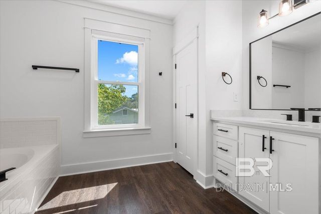 5496 Bay la Launch Avenue, Orange Beach, AL 36561