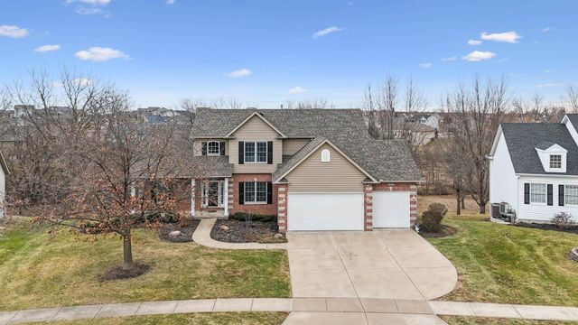 5521 N Ridge Circle, Bettendorf, IA 52722