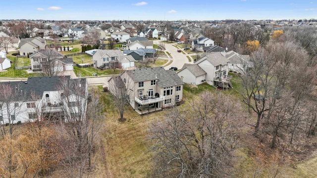 5521 N Ridge Circle, Bettendorf, IA 52722