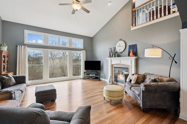 5521 N Ridge Circle, Bettendorf, IA 52722