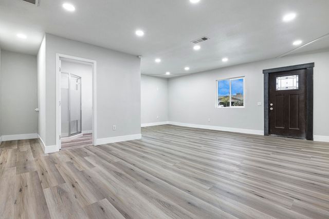 610 S U Street, Tulare, CA 93274