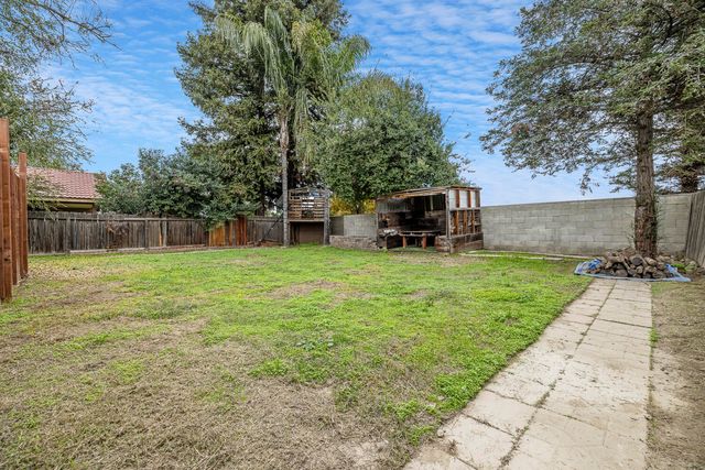 610 S U Street, Tulare, CA 93274