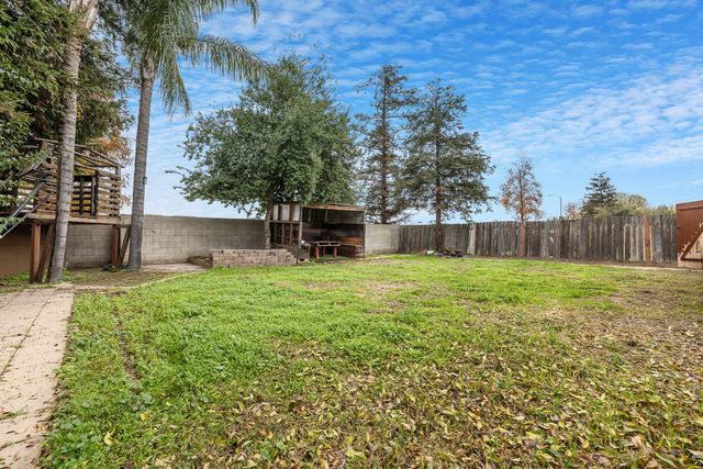 610 S U Street, Tulare, CA 93274