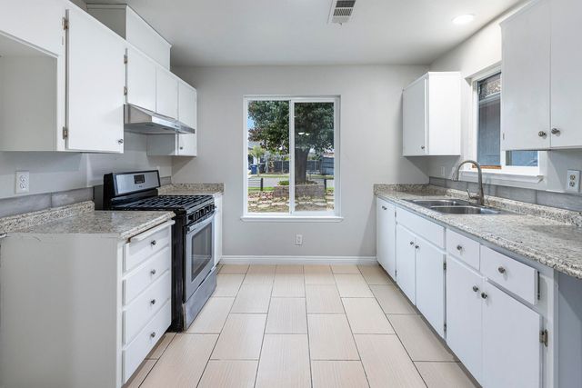 610 S U Street, Tulare, CA 93274